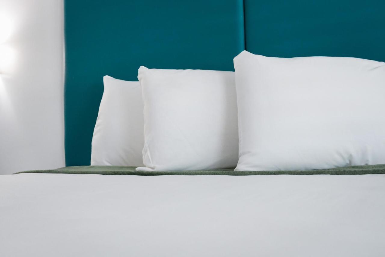 Tilbury Inn Glendale Bagian luar foto