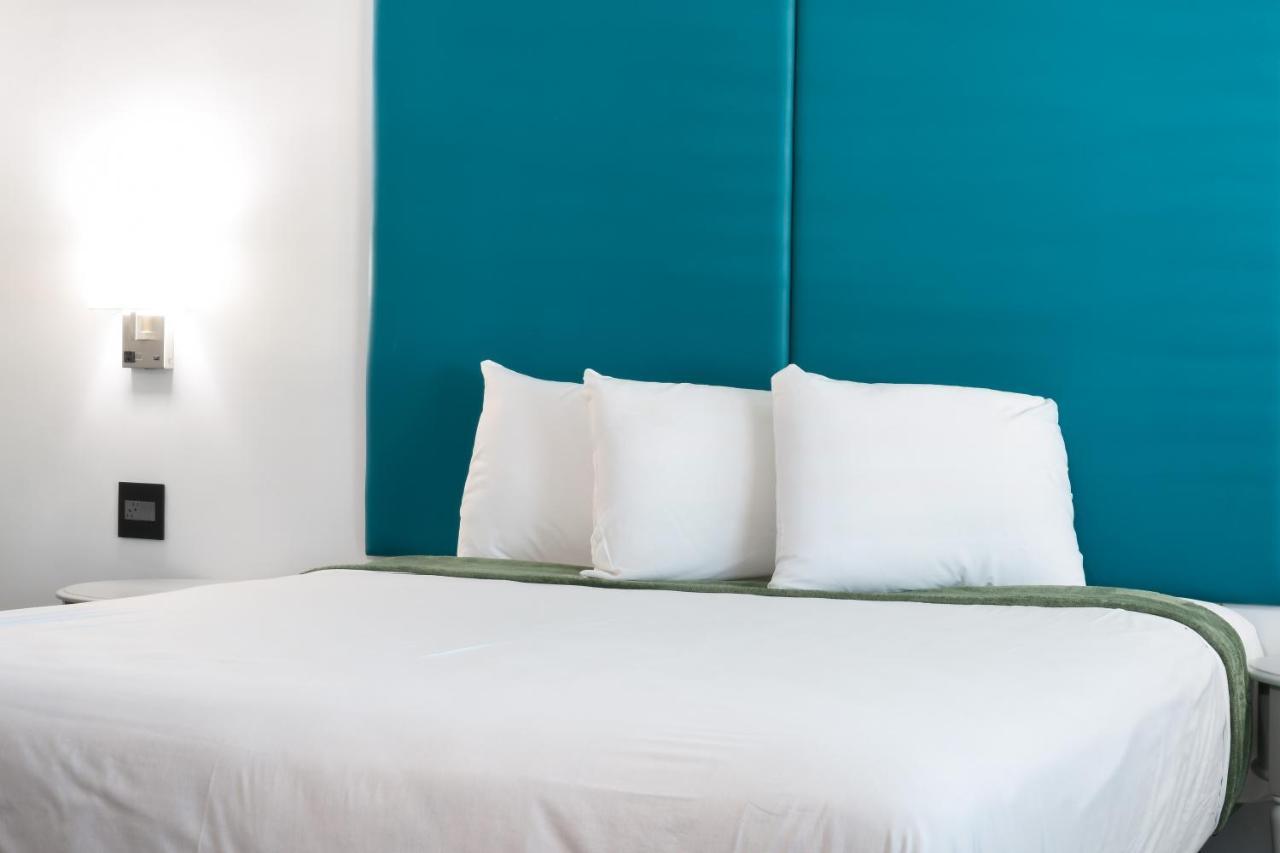 Tilbury Inn Glendale Bagian luar foto