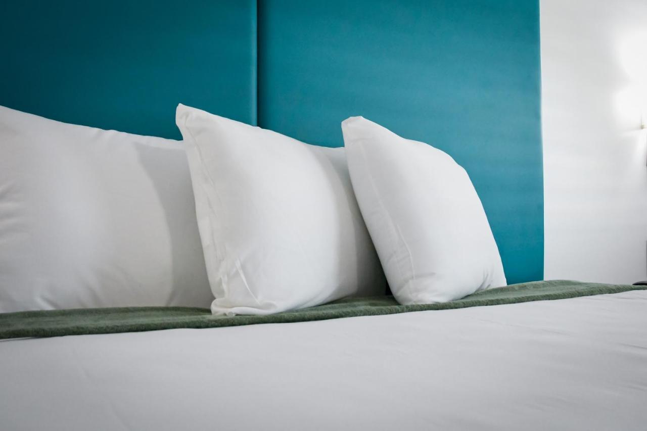 Tilbury Inn Glendale Bagian luar foto