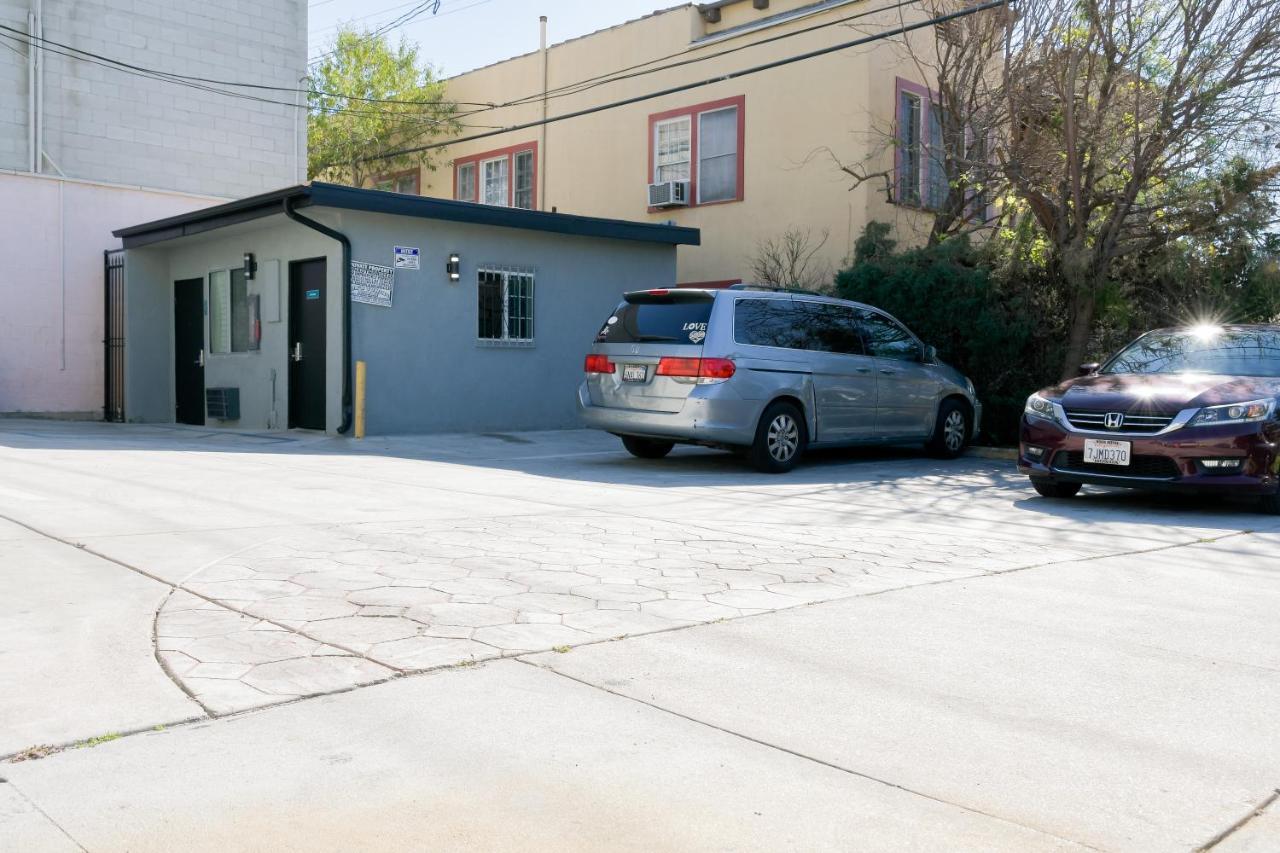 Tilbury Inn Glendale Bagian luar foto
