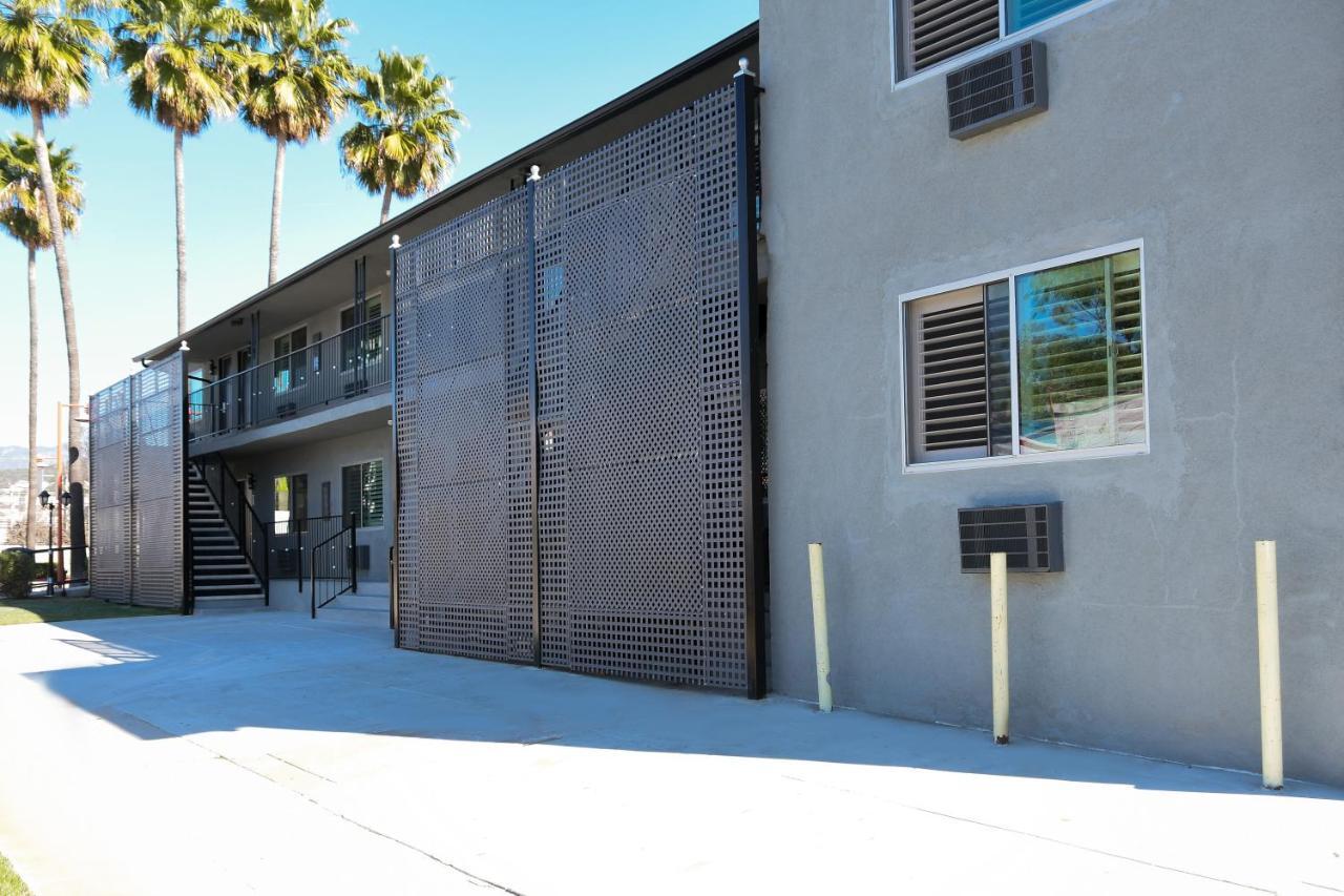 Tilbury Inn Glendale Bagian luar foto