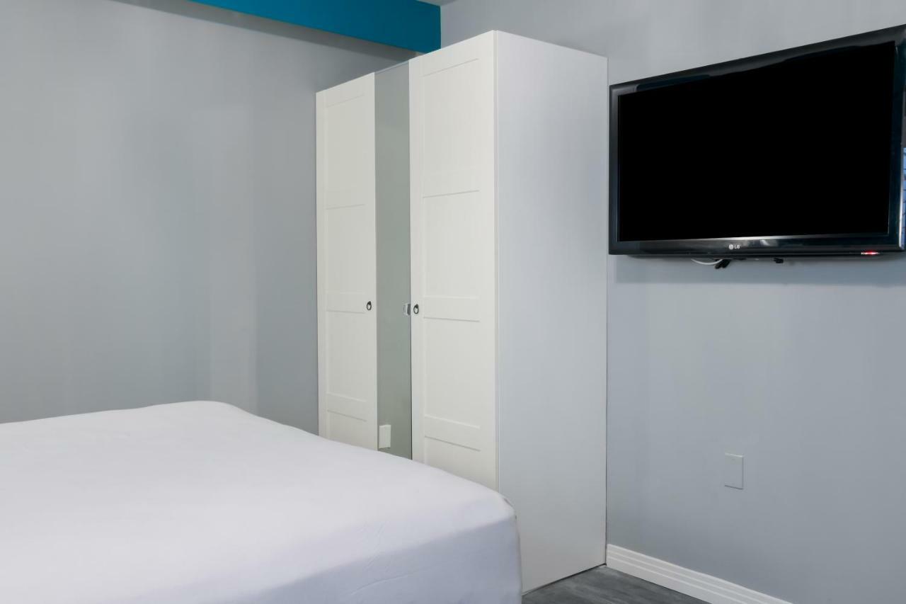 Tilbury Inn Glendale Bagian luar foto